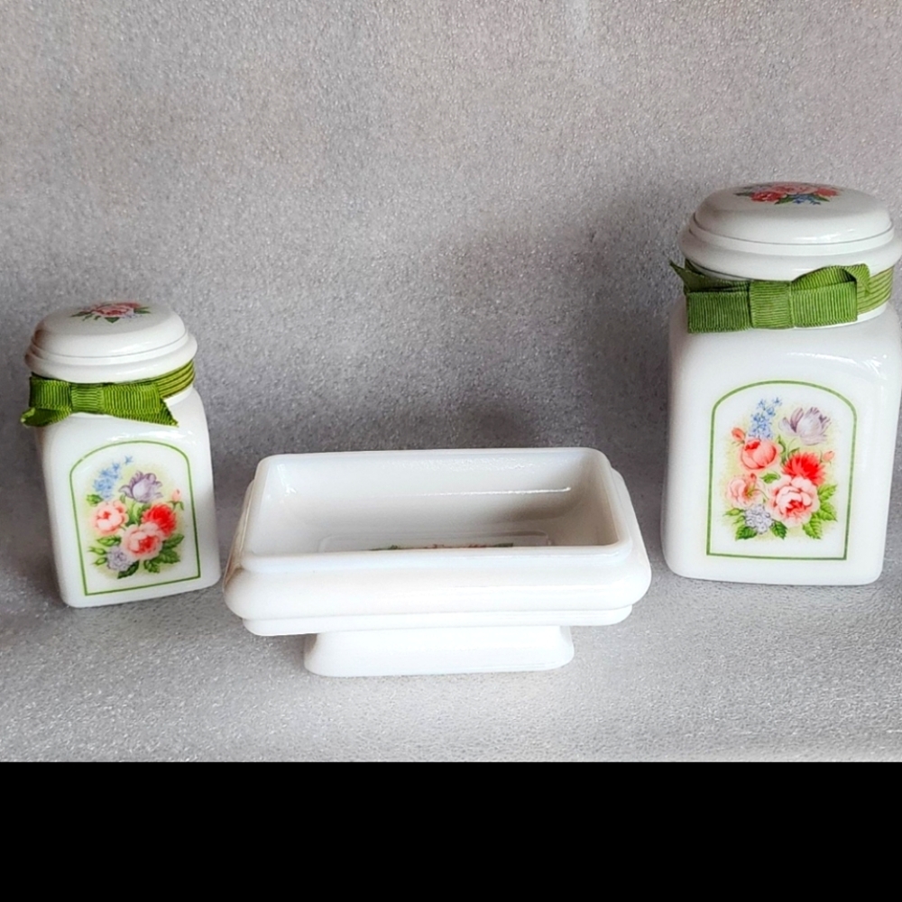 Avon * Rare New & Sealed Country Garden Charisma Beauty Dust 3pc Set - Picture 1 of 8